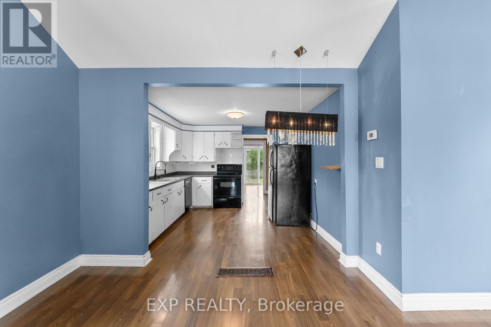 Residential in Niagara Falls (Dorchester) 5