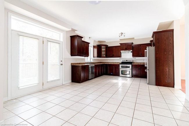 39 Naomi Crt, House other with 4 bedrooms, 3 bathrooms and 6 parking in Ancaster ON | Image 13