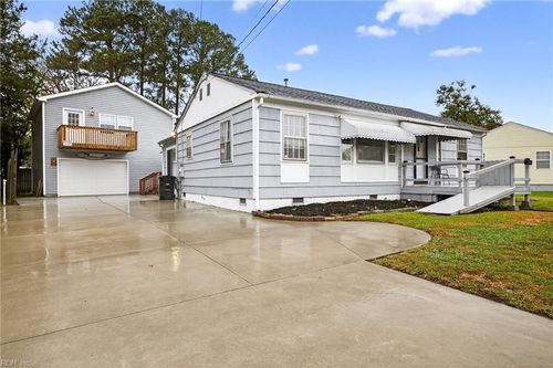 112 Green Meadow Dr, Portsmouth, VA, 23701-1523 | Card Image