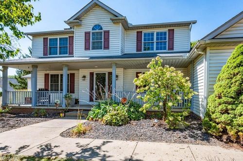 908 Sand Lot Cir, Louisville, OH, 44641-8452 | Card Image