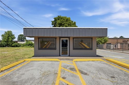 704 W Meadow Ave, Springdale, AR, 72764-4462 | Card Image