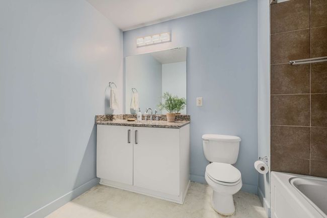 Guest Bathroom | Image 11