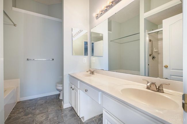 5406 Scarletoak Dr, Condo with 2 bedrooms, 2 bathrooms and null parking in Cincinnati OH | Image 10