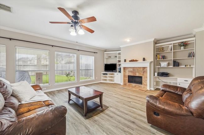 1304 Pine Forest Dr, House other with 4 bedrooms, 3 bathrooms and 3 parking in Pearland TX | Image 11
