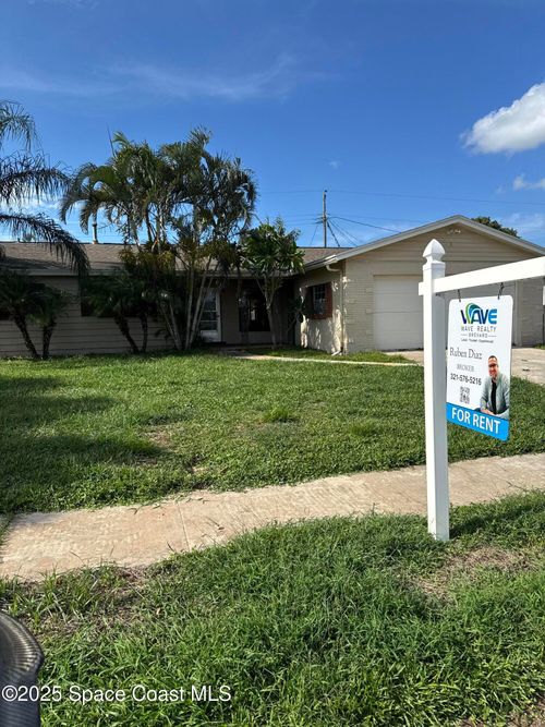 978 Nagle Dr, Rockledge, FL, 32955-2605 | Card Image