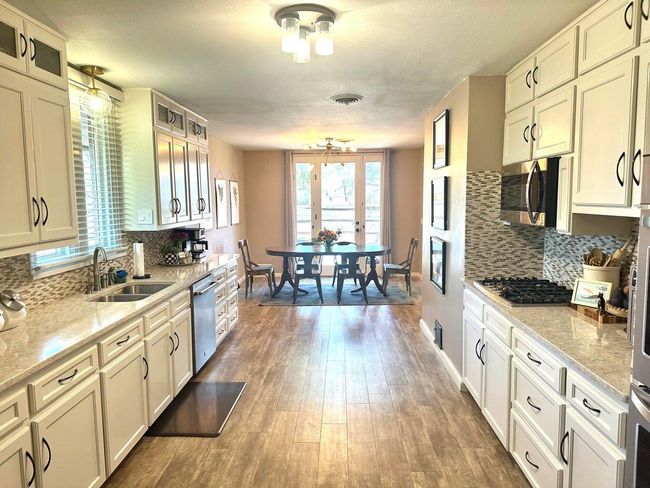 1408 Borger St, House other with 5 bedrooms, 4 bathrooms and null parking in Plainview TX | Image 8