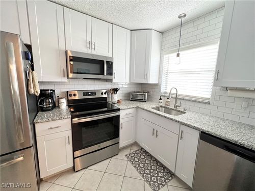 8-201-4338 27th Ct Sw, Naples, FL, 34116-7976 | Card Image