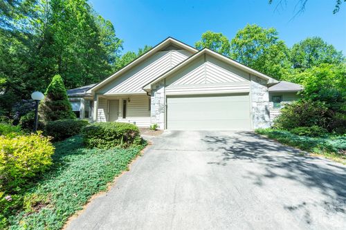 29 Hillcreek Dr, Asheville, NC, 28804-9793 | Card Image