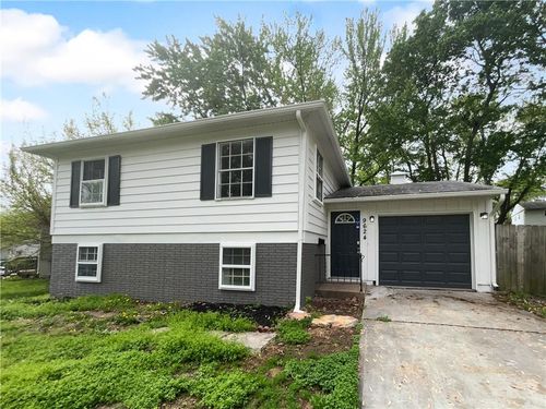 9624 Ditman Way, Kansas City, MO, 64134-1852 | Card Image