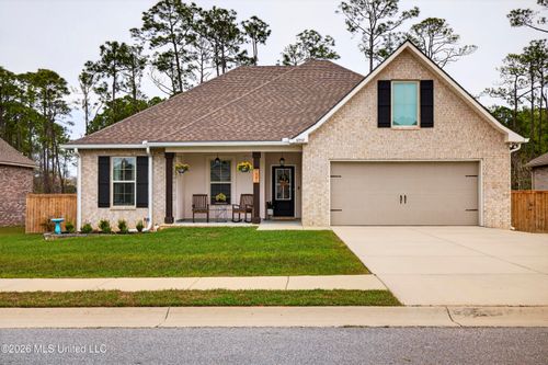 6932 Osprey Dr, Ocean Springs, MS, 39564-4205 | Card Image