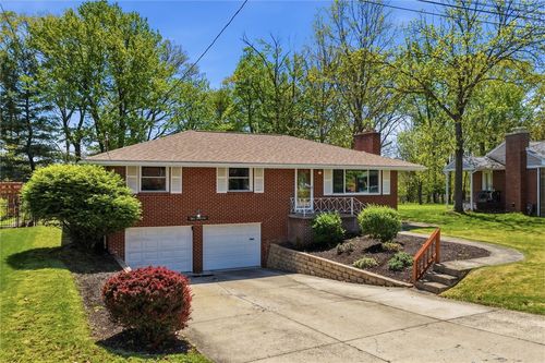 345 Maize Dr, Pleasant Hills, PA, 15236 | Card Image