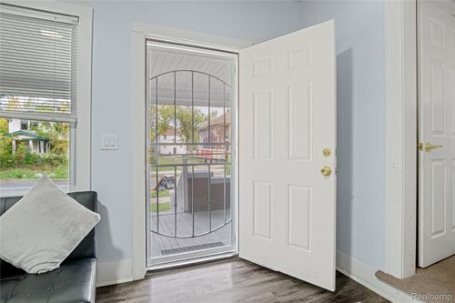 5015 Vancouver St, Detroit, MI, 48204-3649 | Card Image