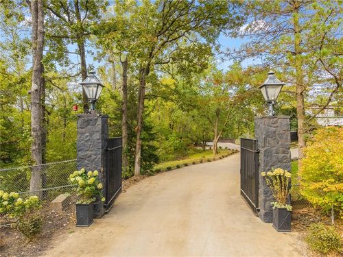 1701 Nw Duncan Rd, Blue Springs, MO, 64015-1758 | Card Image