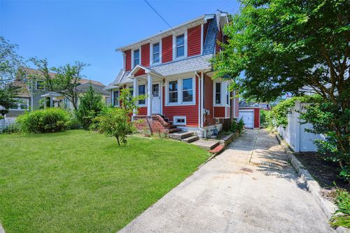142 Gordon Pl, Freeport, NY, 11520-5618 | Card Image