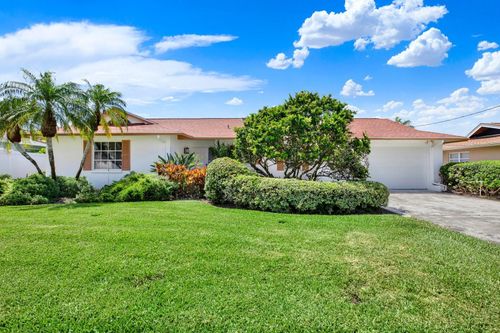 411 Palm Is Ne, CLEARWATER BEACH, FL, 33767-1933 | Card Image
