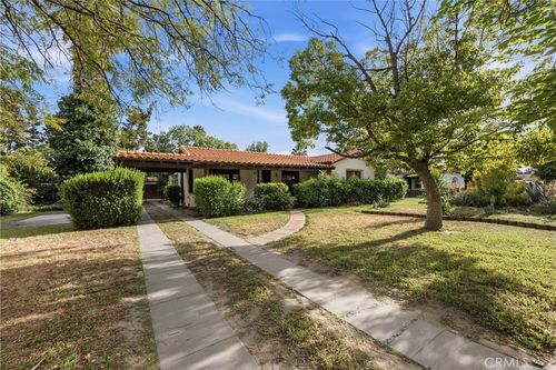 733 W 24th St, San Bernardino, CA, 92405-3617 | Card Image