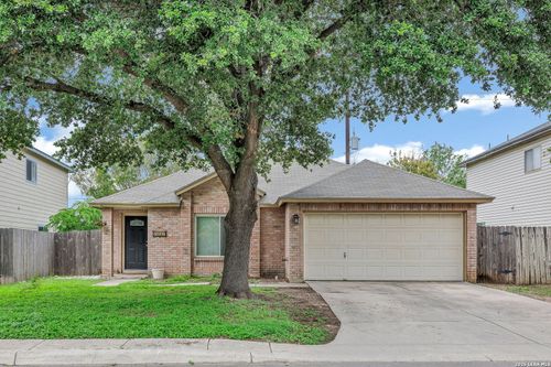 7927 Hilltop Crst, San Antonio, TX, 78251-2442 | Card Image
