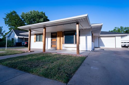 818 N Washington St, El Dorado, KS, 67042-3942 | Card Image