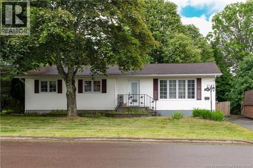 307 Roberval St, Dieppe, NB, E1A4V3 | Card Image