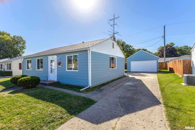 3706 15 Th Avenue, House other with 3 bedrooms, 1 bathrooms and null parking in Moline IL | Image 2