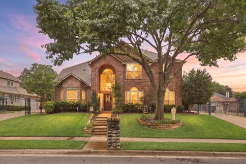 7612 Oak Knoll Dr, North Richland Hills, TX, 76182-8740 | Card Image