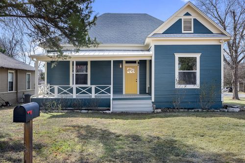 1019 W 4th St, Taylor, TX, 76574-2407 | Card Image