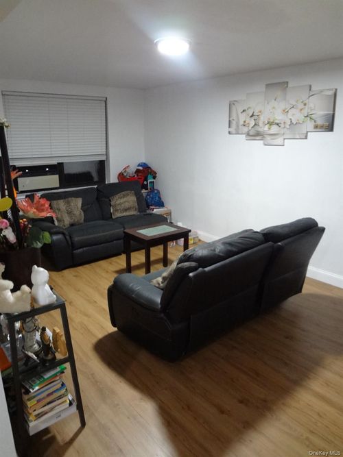 apt-504-88 Northern Blvd, Jackson Heights, NY, 11372-1687 | Card Image