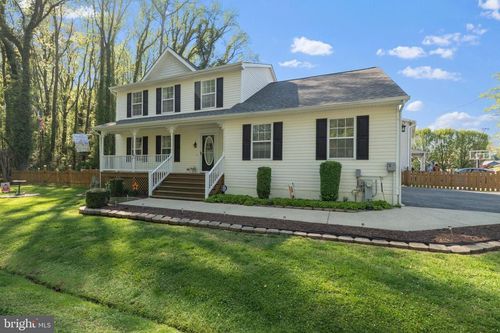 1221 Cedar Ln, EDGEWATER, MD, 21037-4403 | Card Image