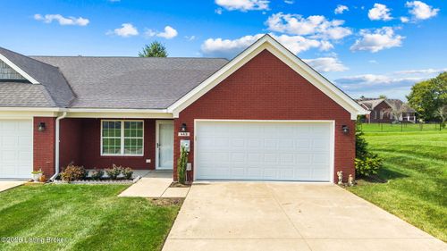 443 Woodlake Dr, Mt Washington, KY, 40047-5140 | Card Image