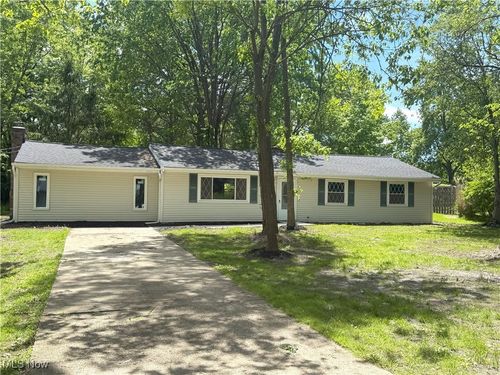 856 Blackfeet Trl, Macedonia, OH, 44056-1628 | Card Image