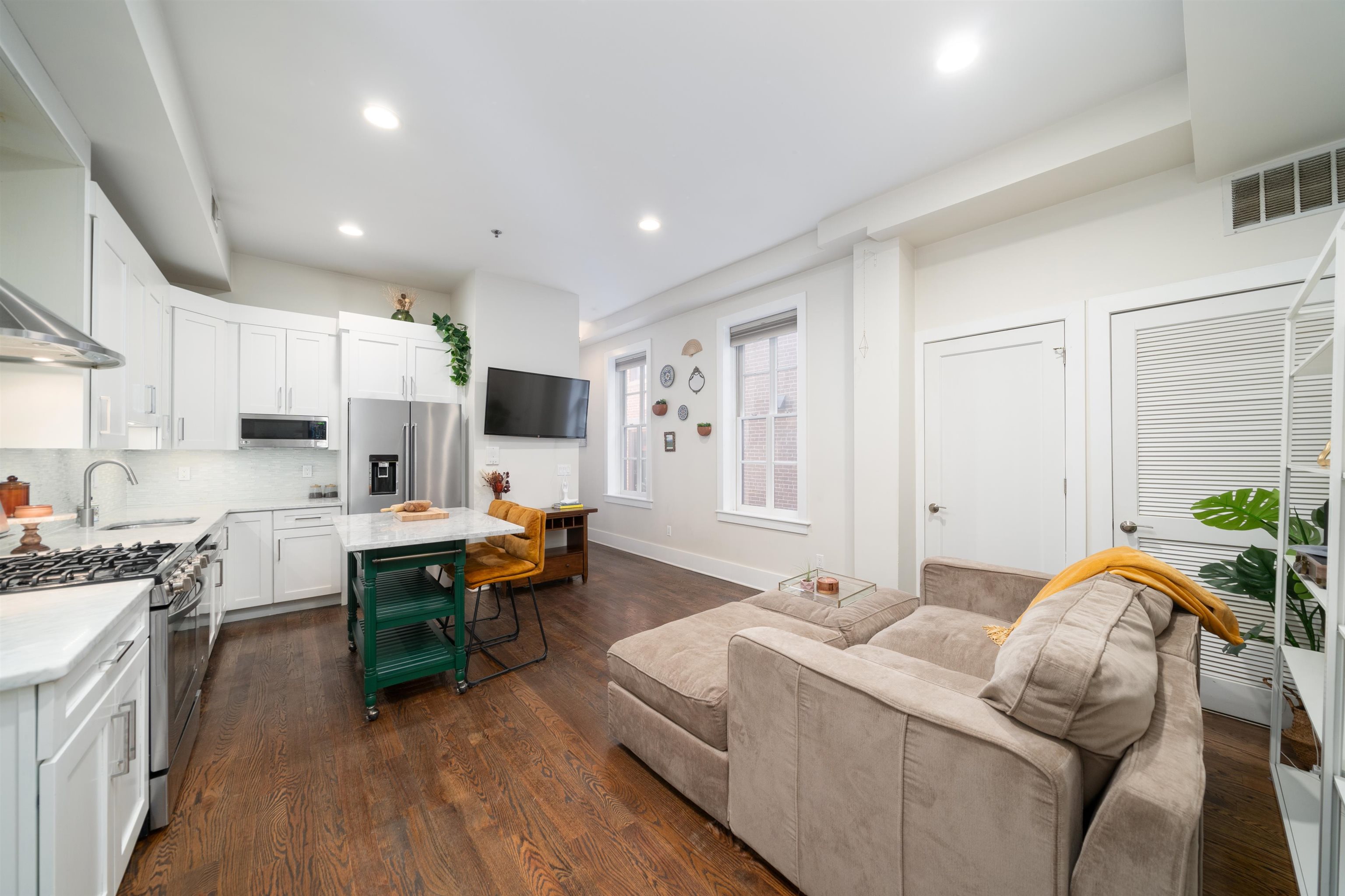 Residential Lease in JC, Downtown 5