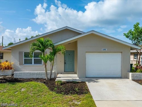 646 99th Ave N, Naples, FL, 34108-2230 | Card Image