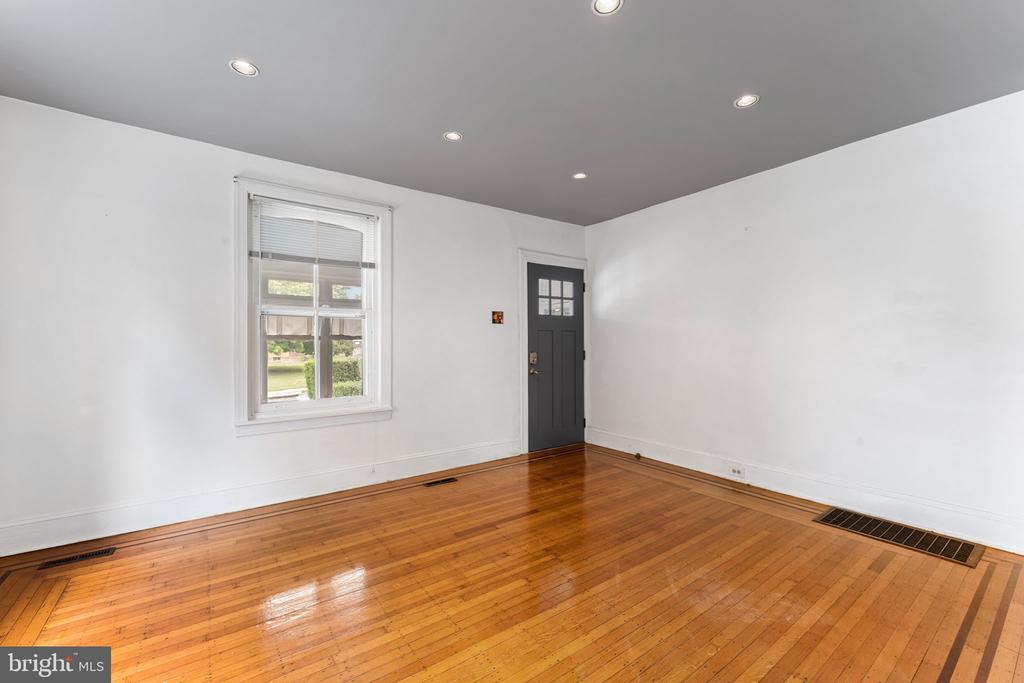 Residential Lease in ARDMORE 5