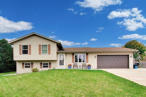 312 Aspen Ct, Delavan, WI, 53115-1564 | Card Image