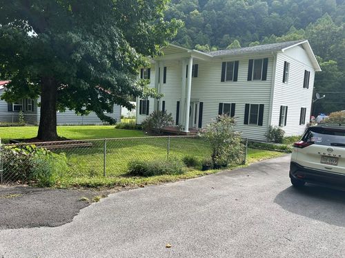 8232 Garden Creek Rd, Oakwood, VA, 24631-8887 | Card Image