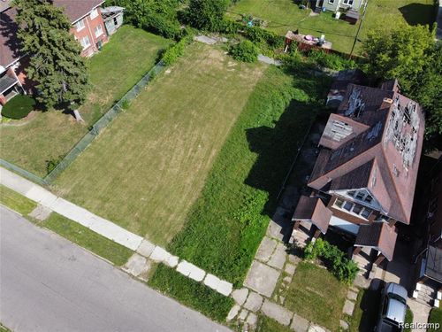 67 Pilgrim St, Highland Park, MI, 48203-3735 | Card Image