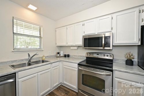 3131 Heathstead Pl, Charlotte, NC, 28210-7129 | Card Image