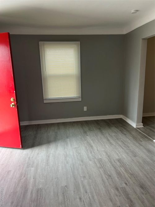 9078 Artesian St, Detroit, MI, 48228-1702 | Card Image