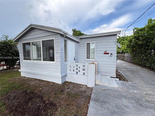 front-10417 Nw 6th Ave, Miami, FL, 33150-1111 | Card Image