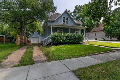 233 S Park Ave, Le Center, MN, 56057-1623 | Card Image