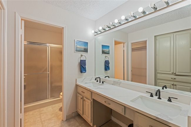 APT-1002C - 1400 Ocean Dr, Condo with 2 bedrooms, 2 bathrooms and 2 parking in Corpus Christi TX | Image 11