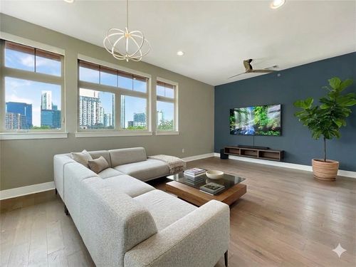 unit-42-908 Nueces St, Austin, TX, 78701-2239 | Card Image