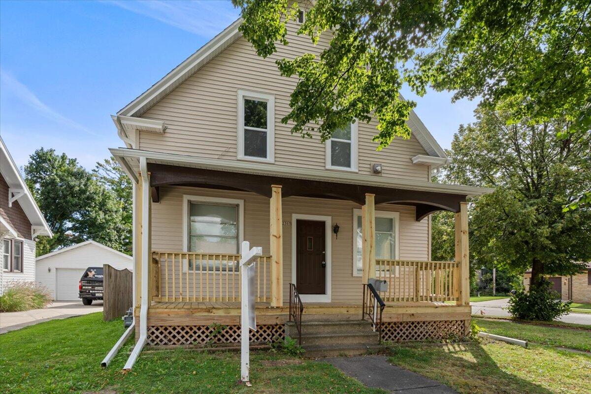 Kroos Ct, Sheboygan, WI 53083
