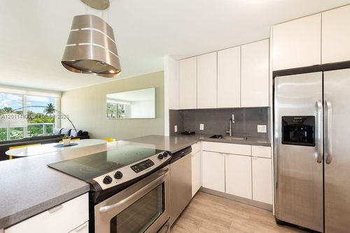 210-100 Bayview Dr, Sunny Isles Beach, FL, 33160-4751 | Card Image
