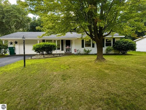 597 Janet St, East Tawas, MI, 48730-9570 | Card Image