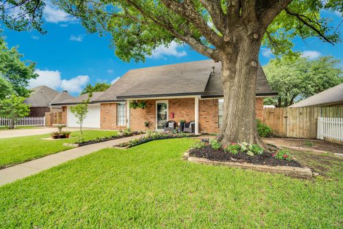 1647 E Pleasant Dr, Midlothian, TX, 76065-3665 | Card Image