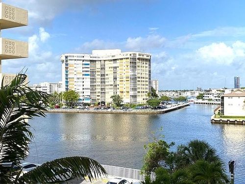apt-423-1817 S Ocean Dr, Hallandale Beach, FL, 33009-4980 | Card Image