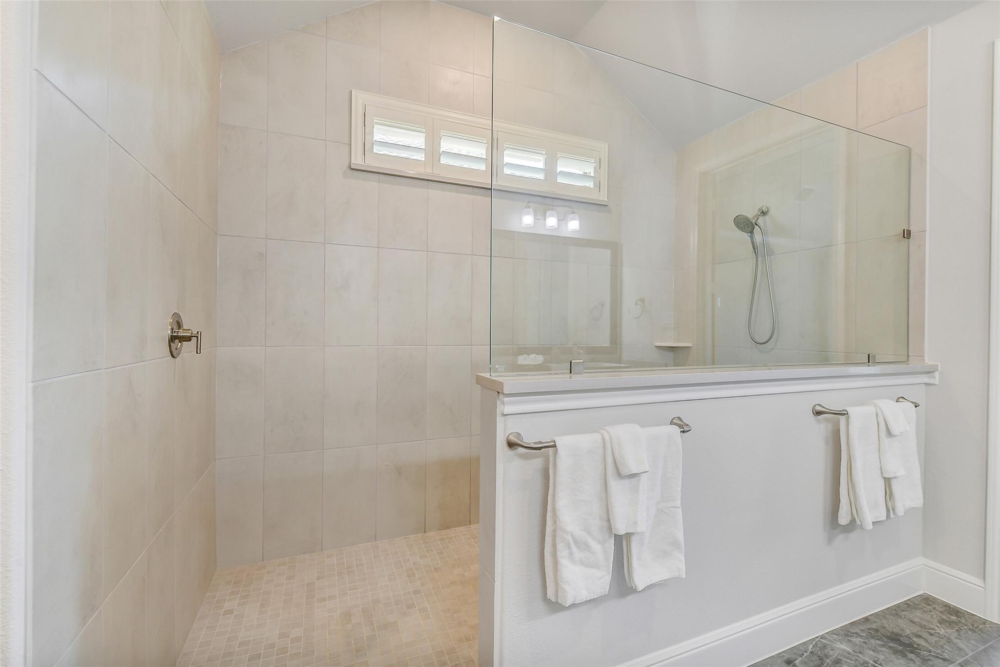 Residential Lease in Willis 3