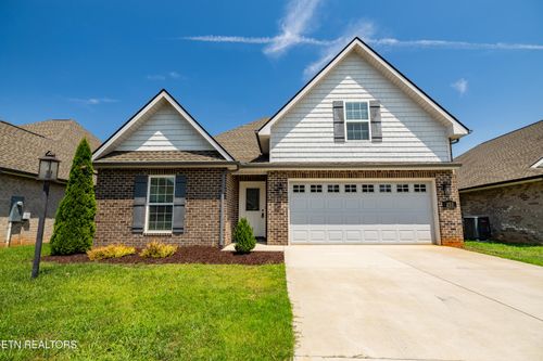 257 Sand Hills Dr, Maryville, TN, 37801-2436 | Card Image