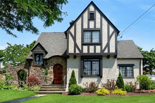 22 Alden Ave, Yonkers, NY, 10710-3604 | Card Image